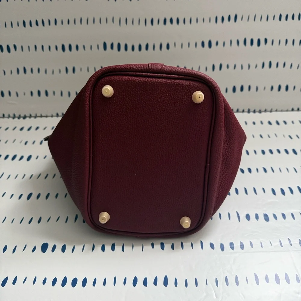 Rouge H Leather Picotin Lock 18 Bucket Bag - Picture 3 of 13